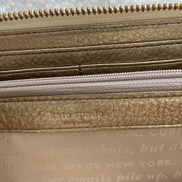 SALE❗️♠️Kate Spade New York Lacey Wallet: Multicolor stripe Zip Around Wallet♠️ - Picture 9 of 14
